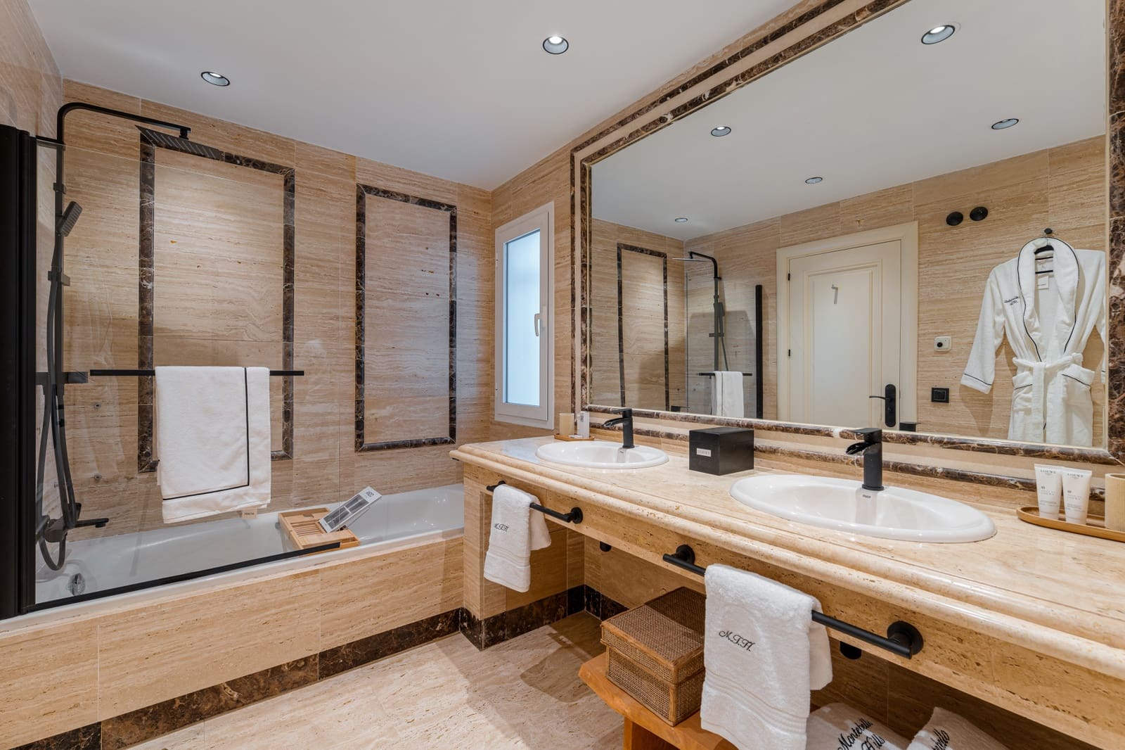 3 bedroom Apartment for sale in Golden Mile with pool - € 1,150,000 (Ref: 9480549)