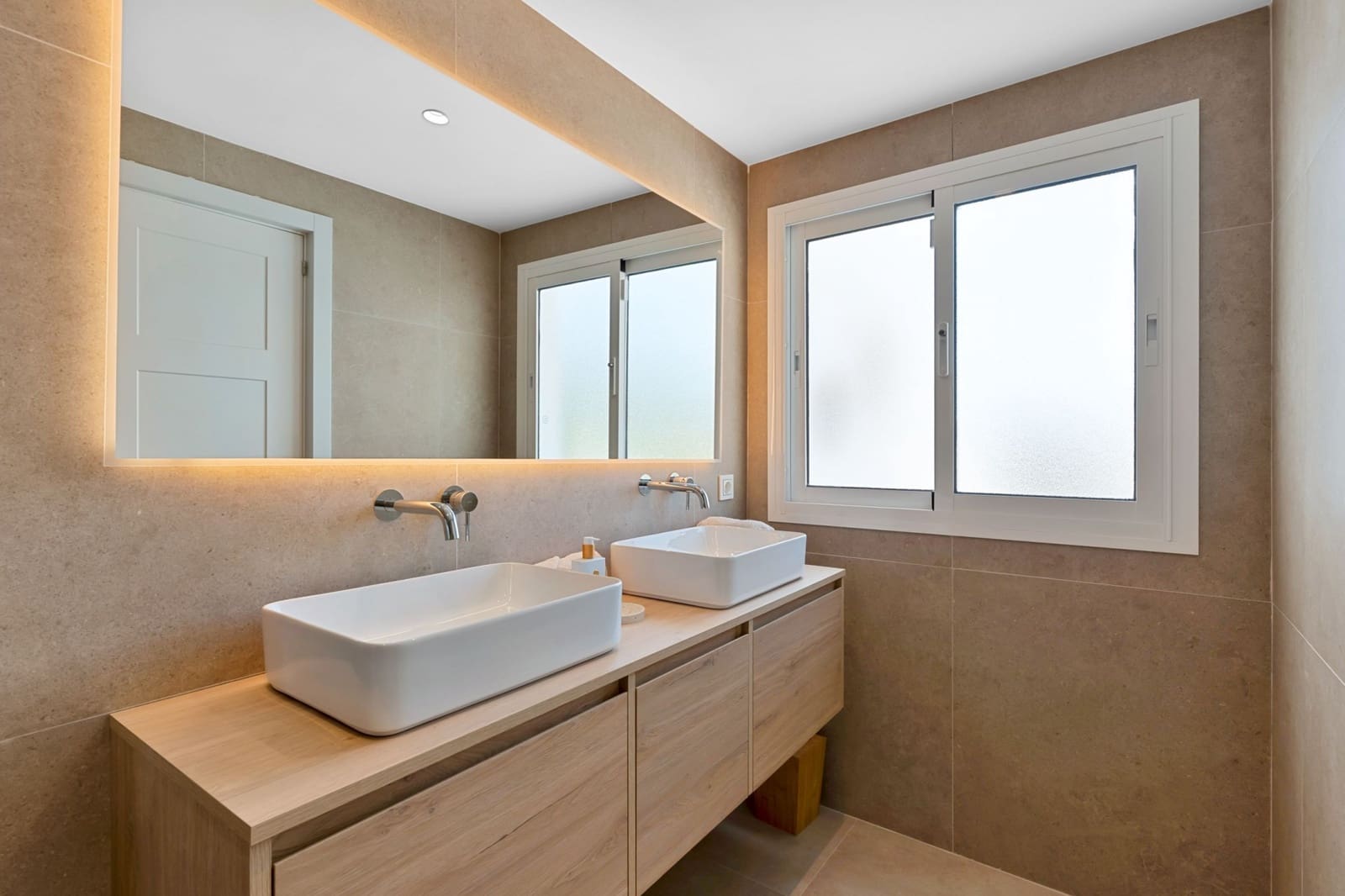 4 bedroom Townhouse for sale in Golden Mile with pool - € 1,169,000 (Ref: 9480550)