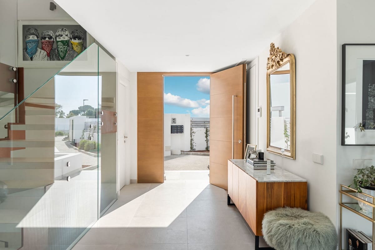 3 soveværelse Semi-Rækkehus til salg i San Pedro de Alcantara med swimmingpool garage - € 1.295.000 (Ref: 9480553)