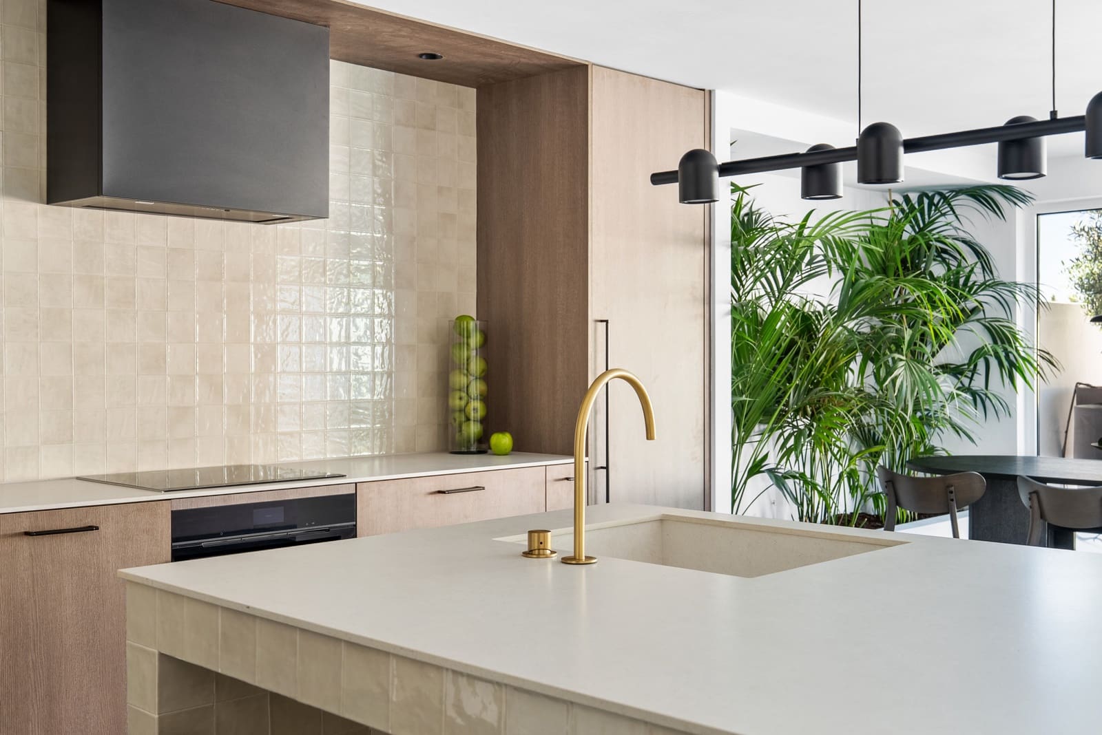 3 slaapkamer Villa te koop in Nueva Andalucia met zwembad garage - € 1.395.000 (Ref: 9480556)