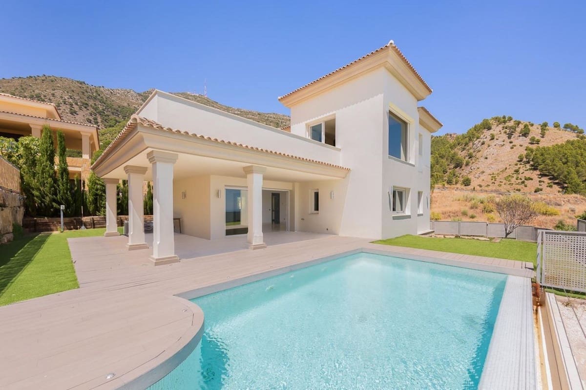 4 bedroom Villa for sale in Mijas with pool garage - € 1,400,000 (Ref: 9480558)