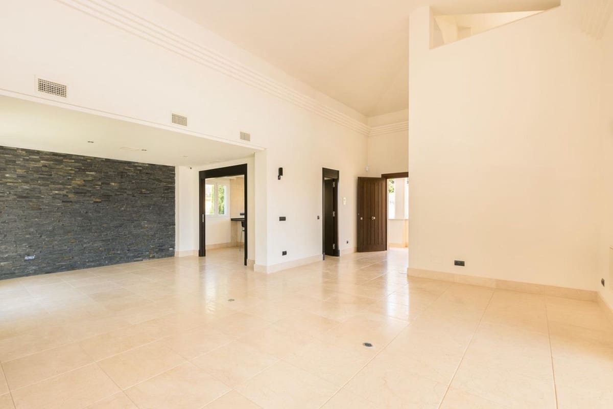 4 bedroom Villa for sale in Mijas with pool garage - € 1,400,000 (Ref: 9480558)