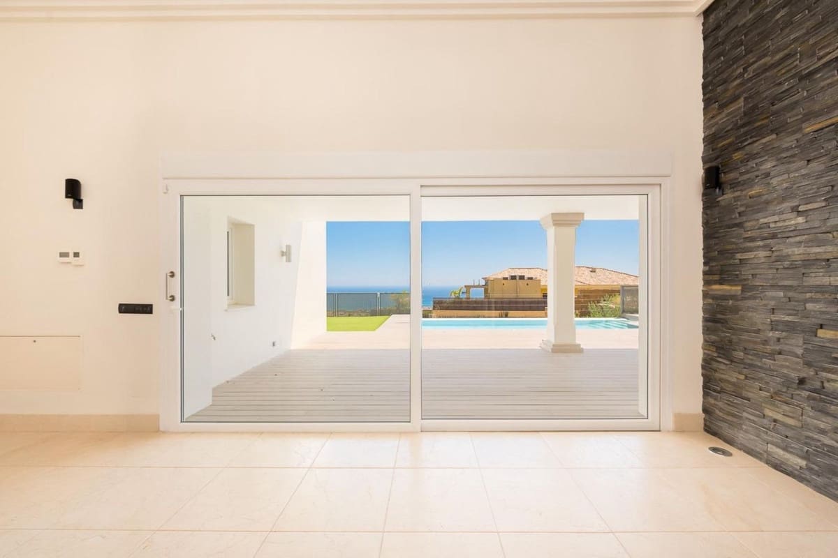 4 bedroom Villa for sale in Mijas with pool garage - € 1,400,000 (Ref: 9480558)