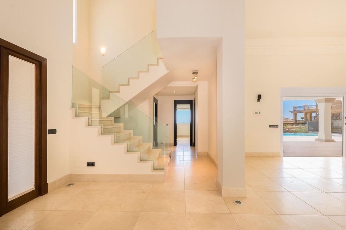 4 bedroom Villa for sale in Mijas with pool garage - € 1,400,000 (Ref: 9480558)