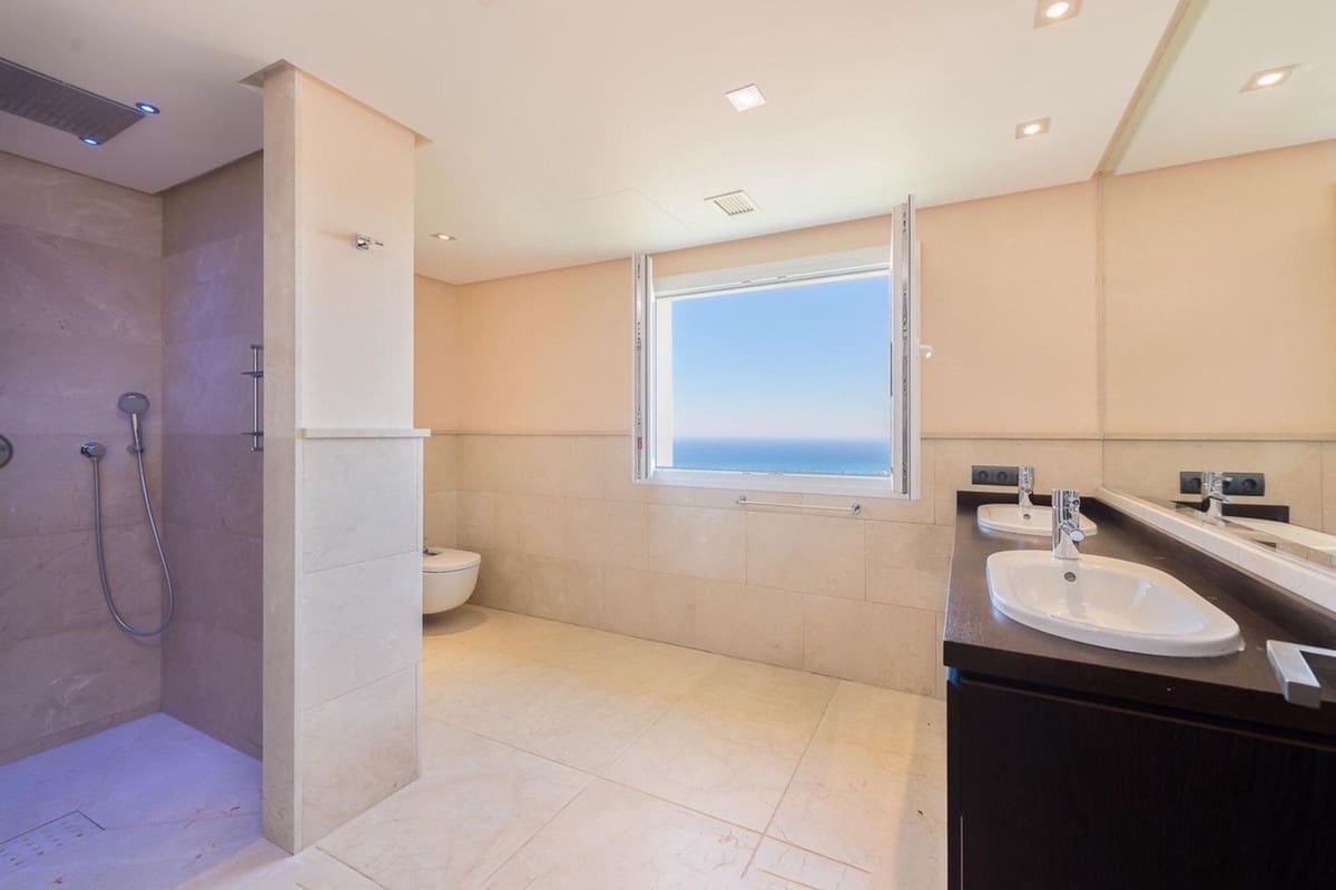 4 bedroom Villa for sale in Mijas with pool garage - € 1,400,000 (Ref: 9480558)