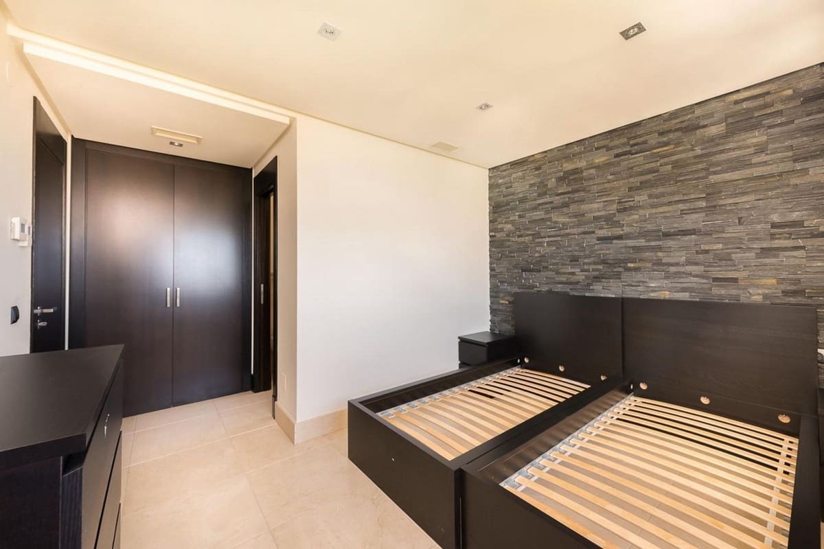 4 bedroom Villa for sale in Mijas with pool garage - € 1,400,000 (Ref: 9480558)