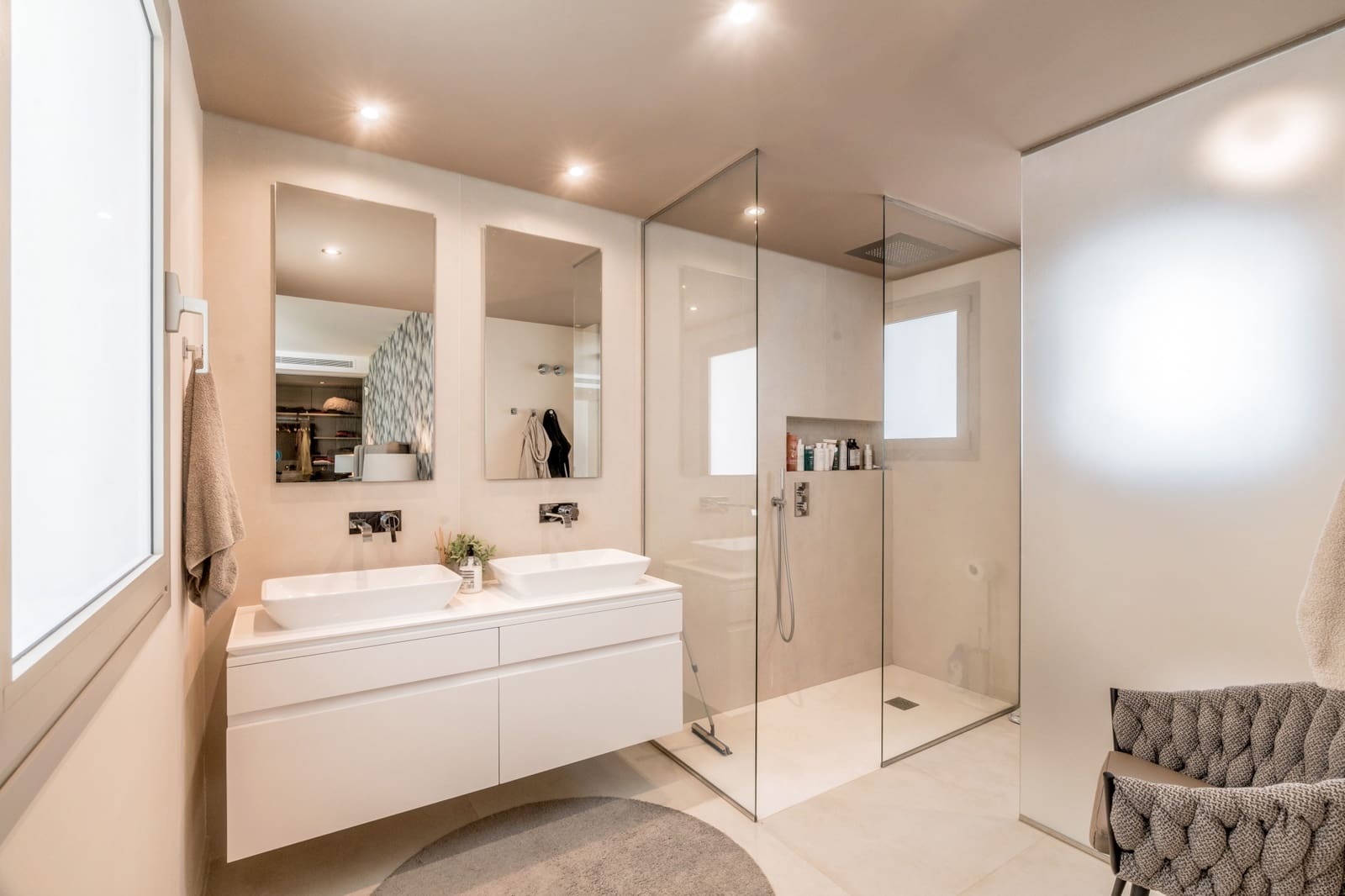 2 slaapkamer Appartement te koop in Nueva Andalucia met zwembad - € 1.420.000 (Ref: 9480559)