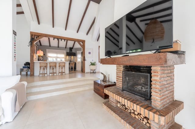 4 soverom Villa til salgs i Atalaya-Isdabe, Estepona med svømmebasseng - € 1 494 000 (Ref: 9480561)