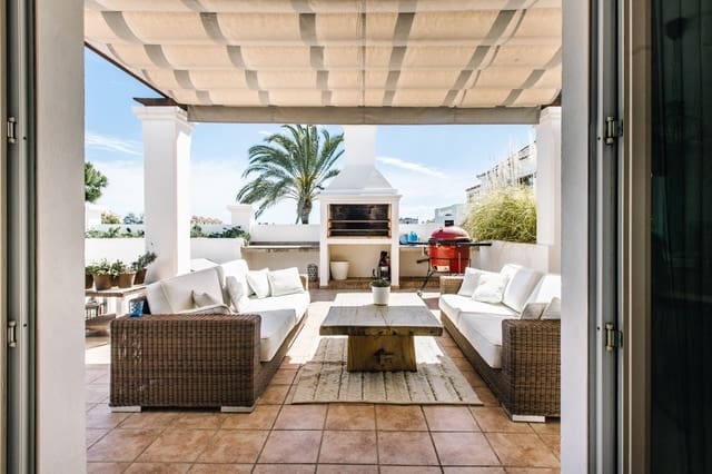 Chalet de 5 habitaciones en Selwo, Estepona en venta con piscina garaje - 1.495.000 € (Ref: 9480562)