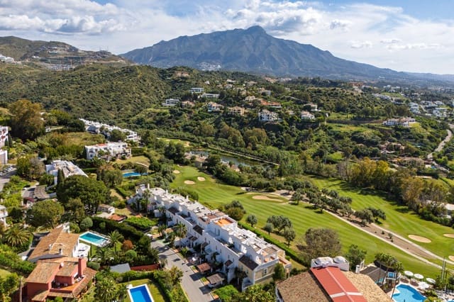 4 bedroom Townhouse for sale in Benahavís pueblo, Benahavís with pool - € 1,495,000 (Ref: 9480565)