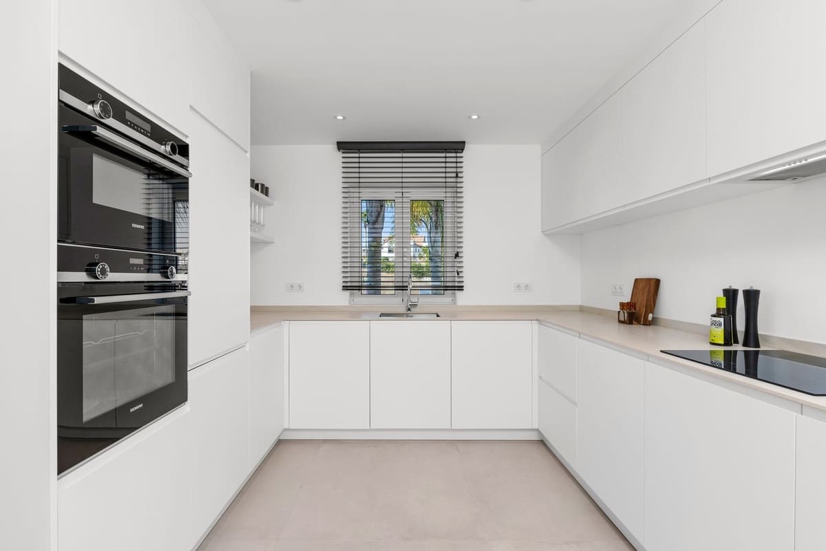 4 bedroom Villa for sale in Casares with pool garage - € 1,499,000 (Ref: 9480566)