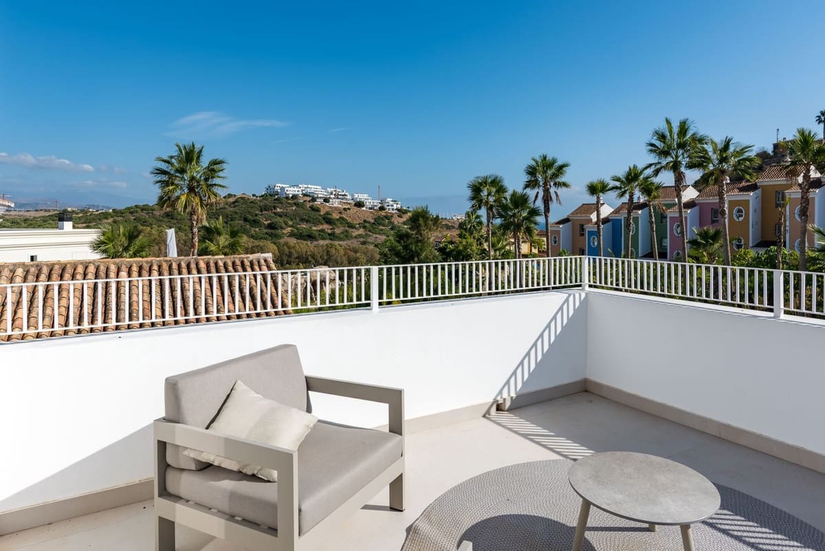 4 bedroom Villa for sale in Casares with pool garage - € 1,499,000 (Ref: 9480566)