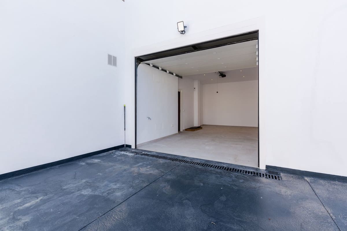 4 bedroom Villa for sale in Casares with pool garage - € 1,499,000 (Ref: 9480566)