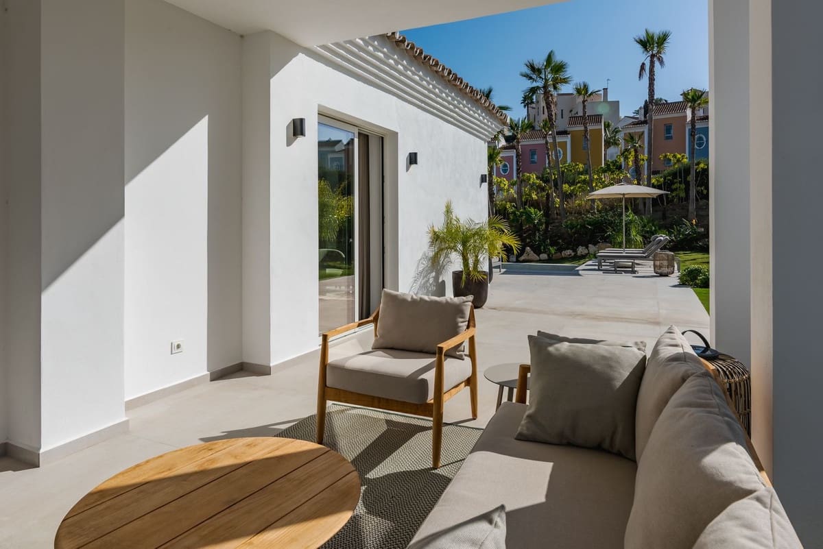 4 bedroom Villa for sale in Casares with pool garage - € 1,499,000 (Ref: 9480566)