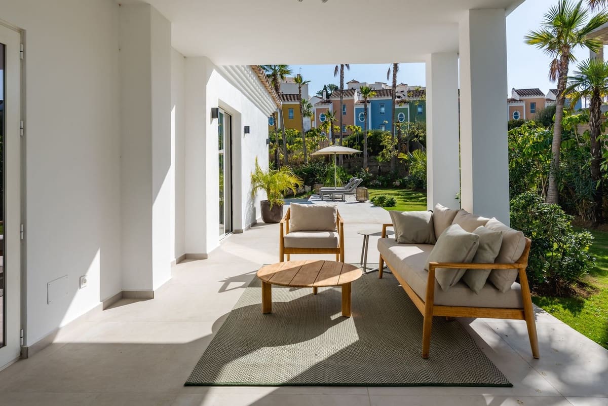 4 bedroom Villa for sale in Casares with pool garage - € 1,499,000 (Ref: 9480566)