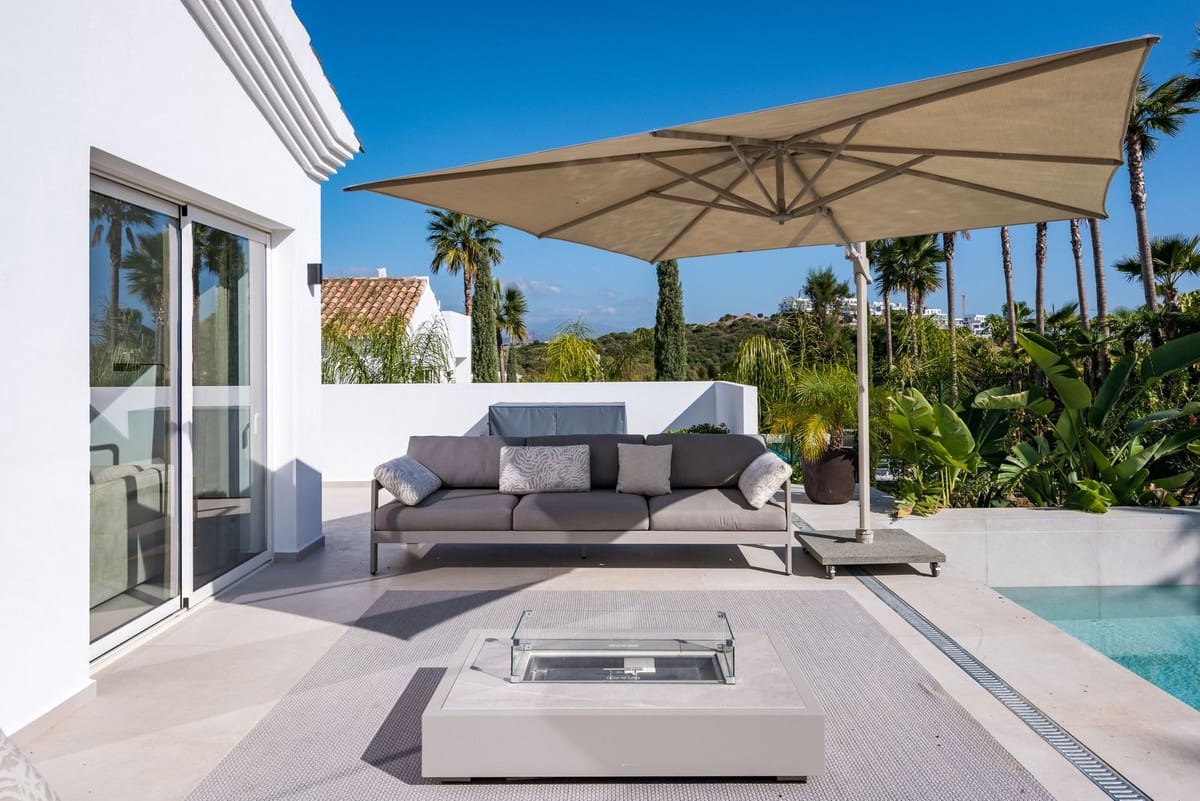 4 bedroom Villa for sale in Casares with pool garage - € 1,499,000 (Ref: 9480566)