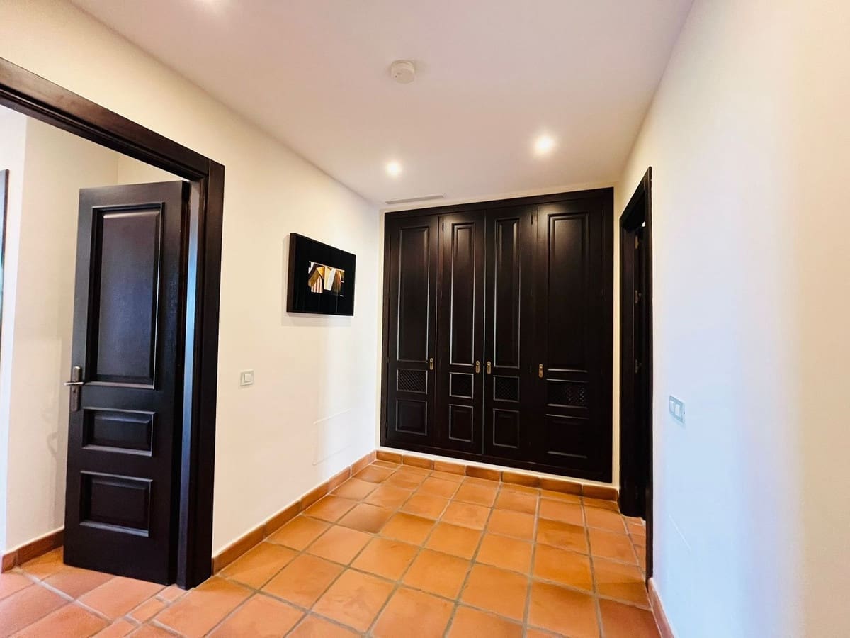 2 sypialnia Dom blizniak na sprzedaż w Sotogrande z basenem - 645 000 € (Ref: 9482115)