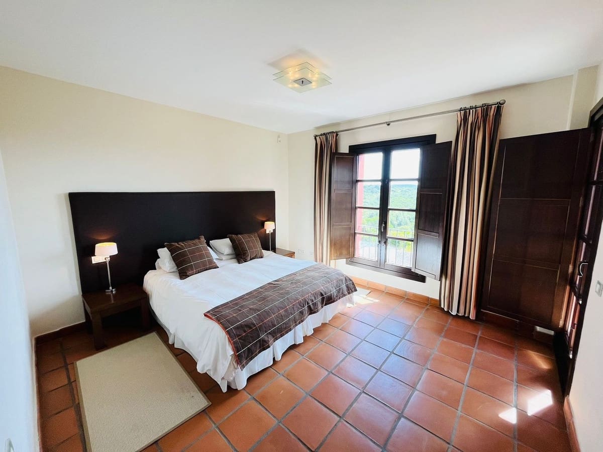 2 sypialnia Dom blizniak na sprzedaż w Sotogrande z basenem - 645 000 € (Ref: 9482115)