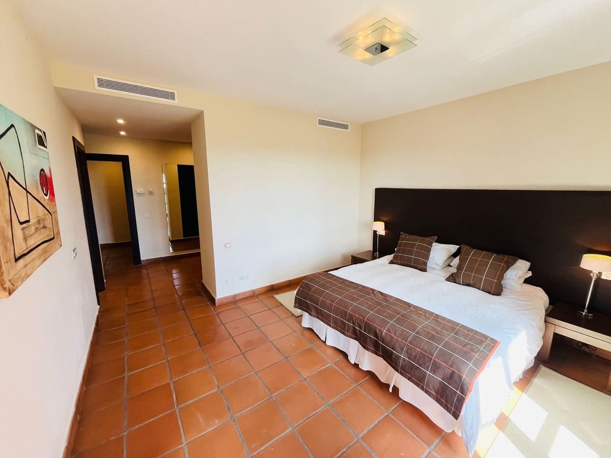 2 sypialnia Dom blizniak na sprzedaż w Sotogrande z basenem - 645 000 € (Ref: 9482115)