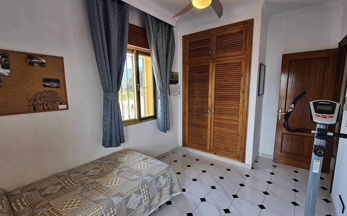 4 bedroom Villa for sale in Alhaurin de la Torre with pool - € 545,000 (Ref: 9483558)