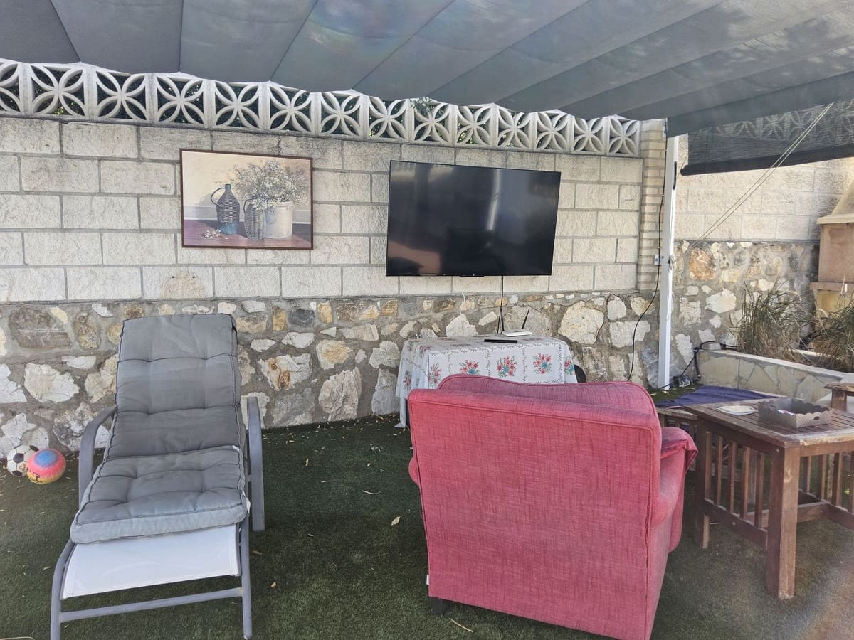 4 bedroom Villa for sale in Alhaurin de la Torre with pool - € 545,000 (Ref: 9483558)