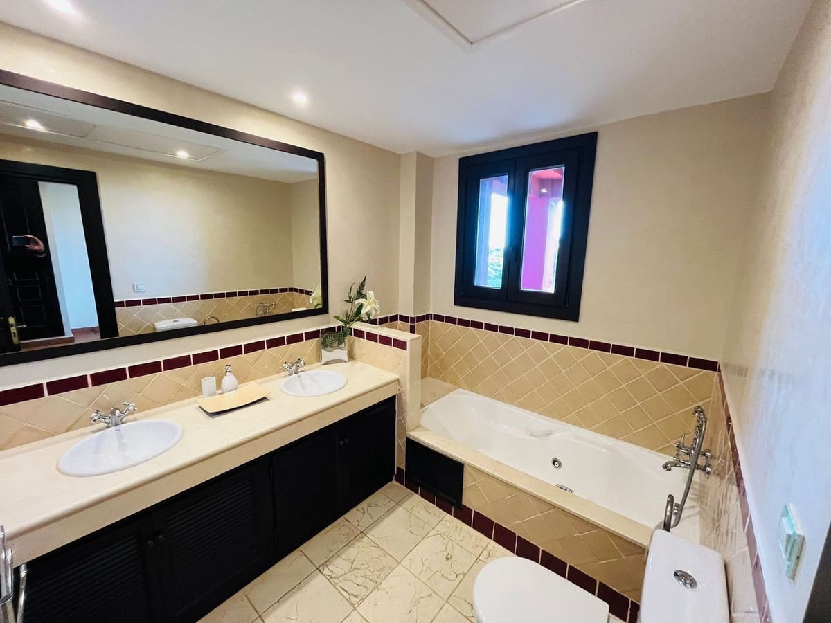 3 bedroom Semi-detached Villa for sale in Sotogrande with pool - € 695,000 (Ref: 9485318)