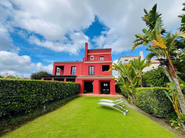 3 bedroom Semi-detached Villa for sale in Sotogrande, San Roque with pool - € 695,000 (Ref: 9485318)