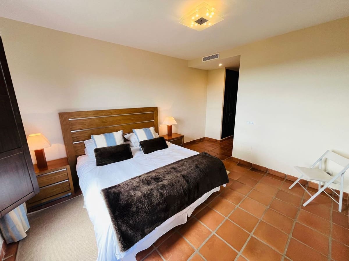 3 bedroom Semi-detached Villa for sale in Sotogrande with pool - € 695,000 (Ref: 9485318)