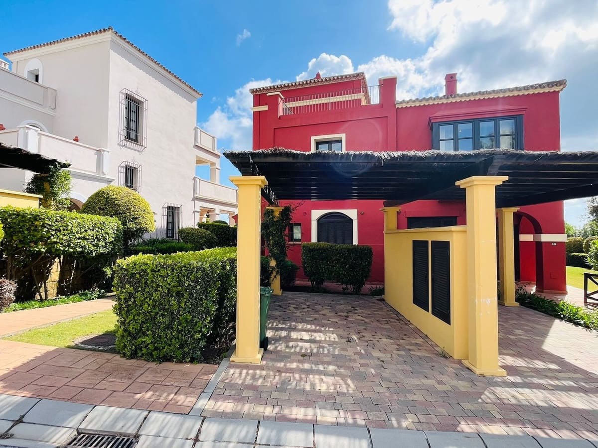 3 bedroom Semi-detached Villa for sale in Sotogrande with pool - € 695,000 (Ref: 9485318)