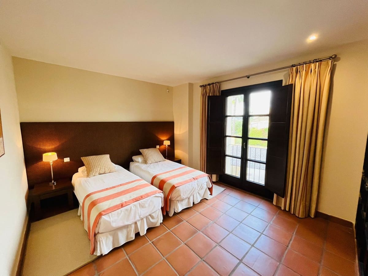 3 bedroom Semi-detached Villa for sale in Sotogrande with pool - € 695,000 (Ref: 9485318)