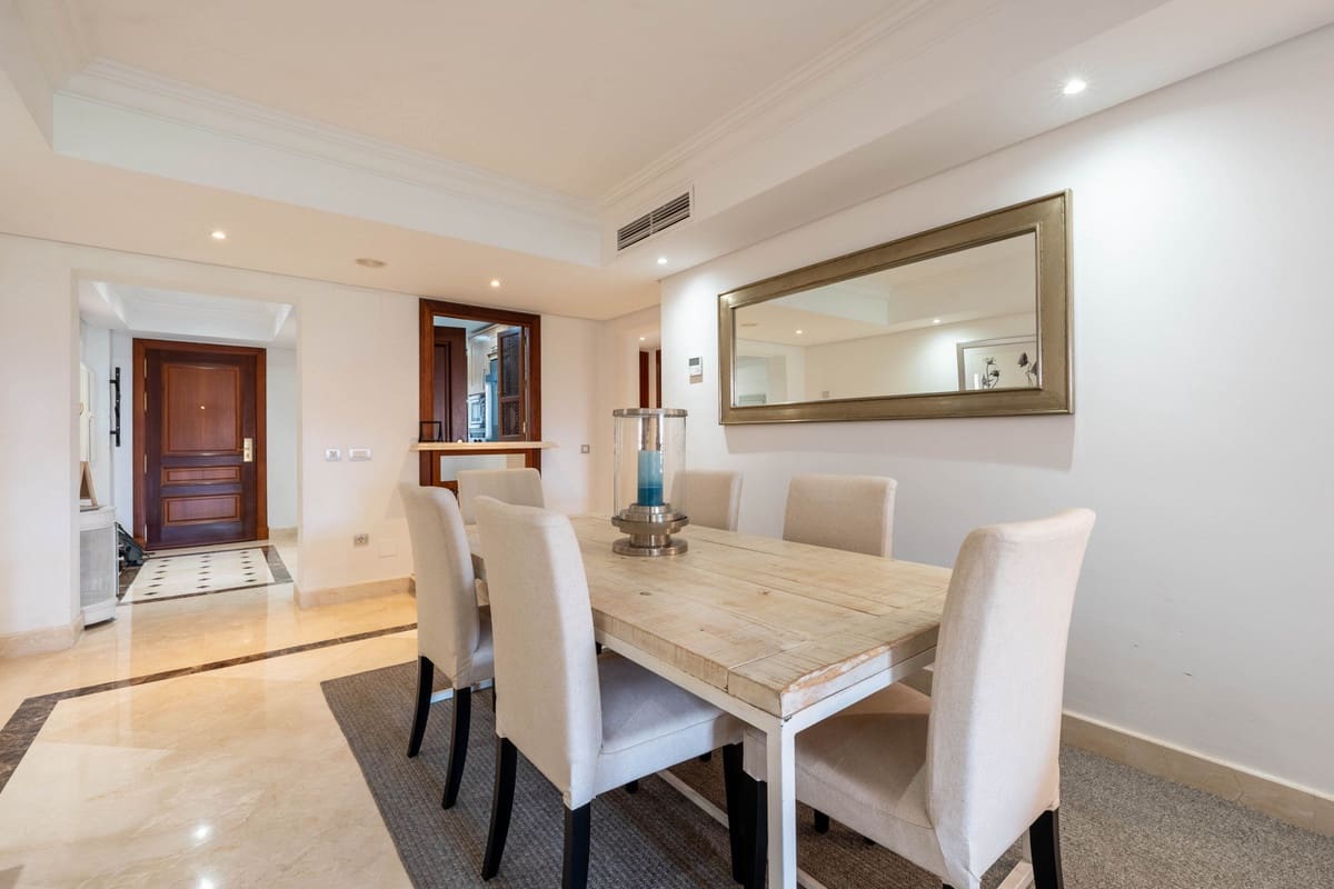 2 sypialnia Apartament na sprzedaż w Estepona z basenem - 895 000 € (Ref: 9485319)