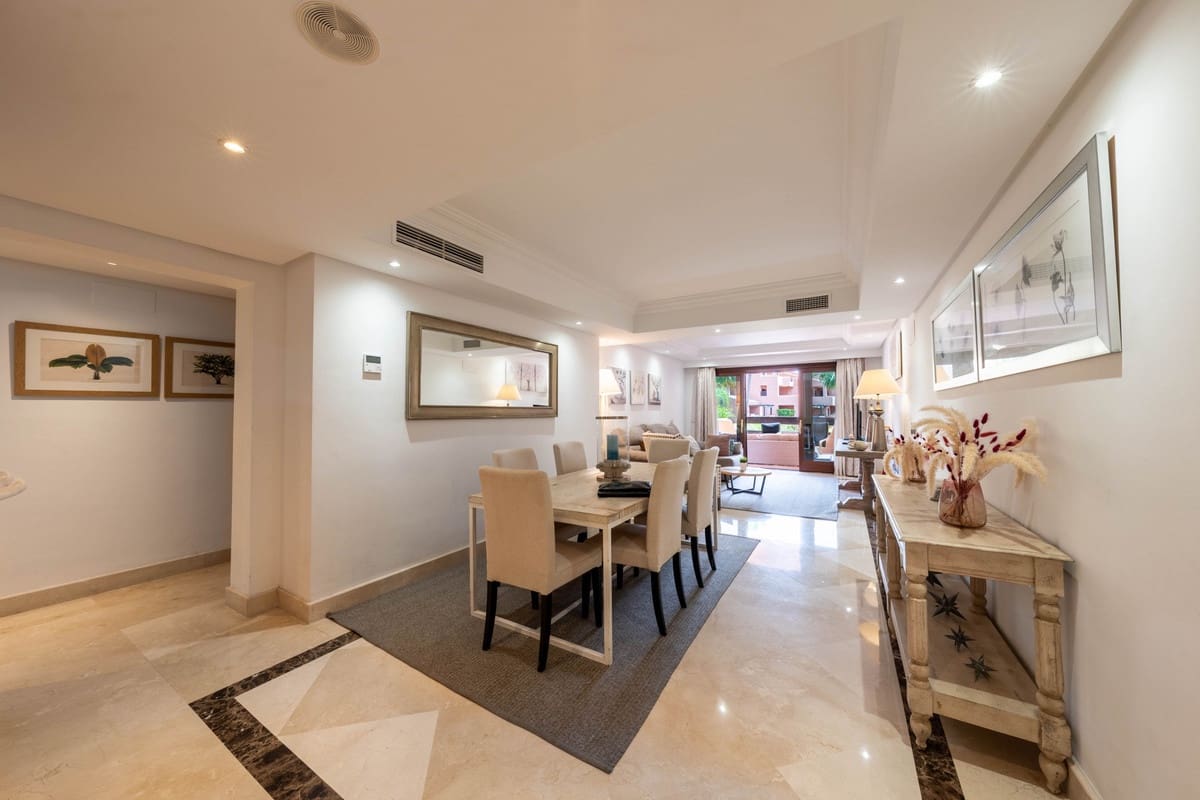 2 sypialnia Apartament na sprzedaż w Estepona z basenem - 895 000 € (Ref: 9485319)