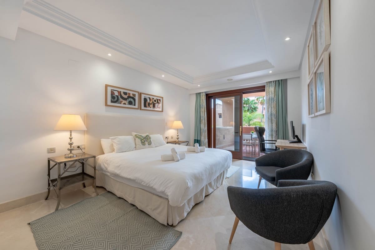 2 sypialnia Apartament na sprzedaż w Estepona z basenem - 895 000 € (Ref: 9485319)