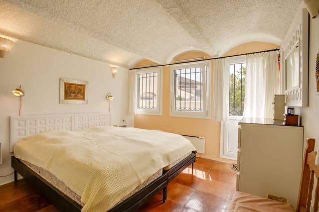 3 soverom Villa til salgs i Centro, Estepona med svømmebasseng - € 650 000 (Ref: 9488397)