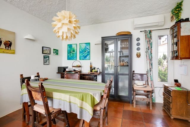 3 soverom Villa til salgs i Centro, Estepona med svømmebasseng - € 650 000 (Ref: 9488397)