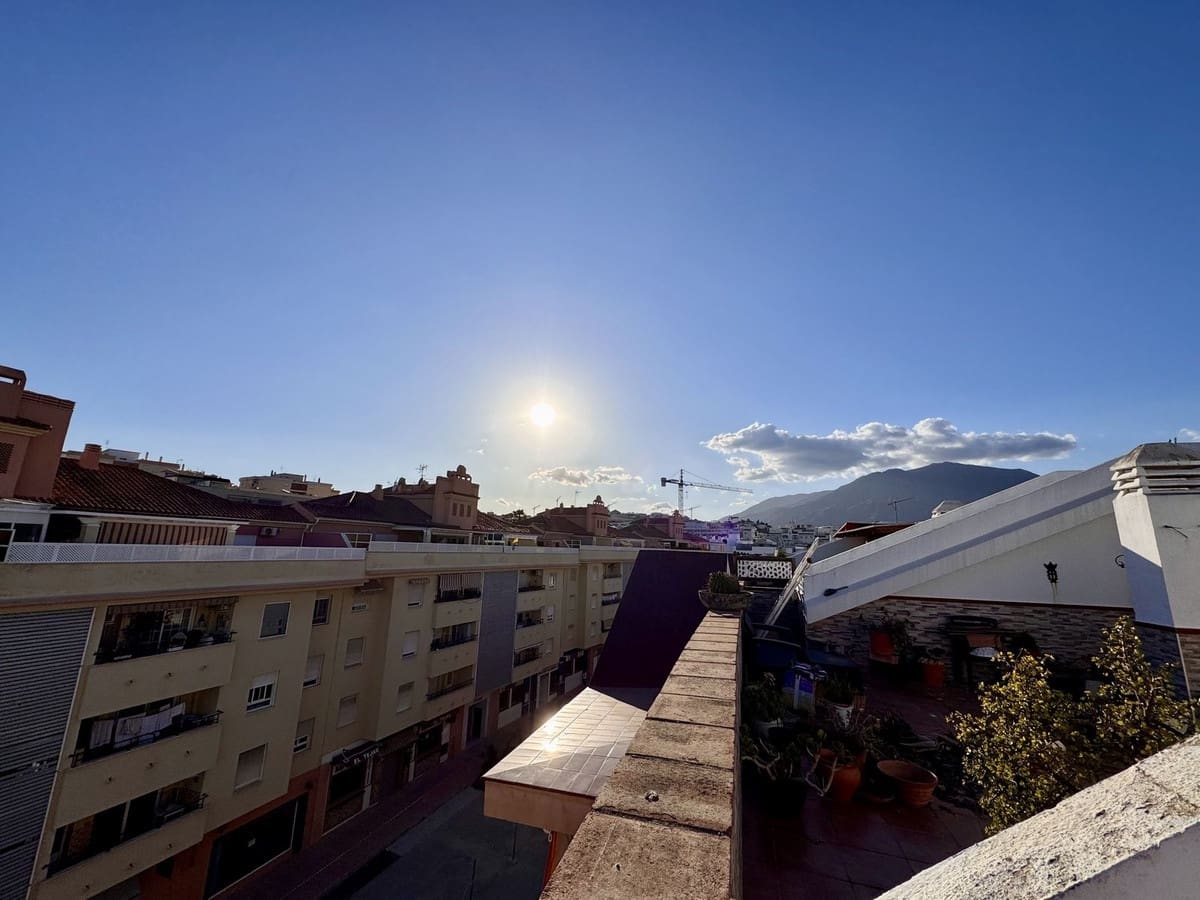 3 soverom Penthouse til salgs i Estepona med garasje - € 439 000 (Ref: 9488399)