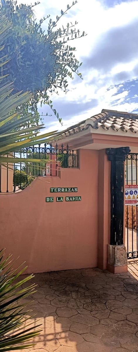 3 bedroom Apartment for sale in Bahia de Casares with pool - € 479,000 (Ref: 9488763)