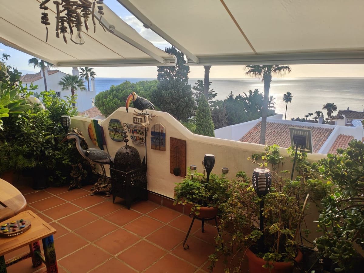 3 bedroom Apartment for sale in Bahia de Casares with pool - € 479,000 (Ref: 9488763)