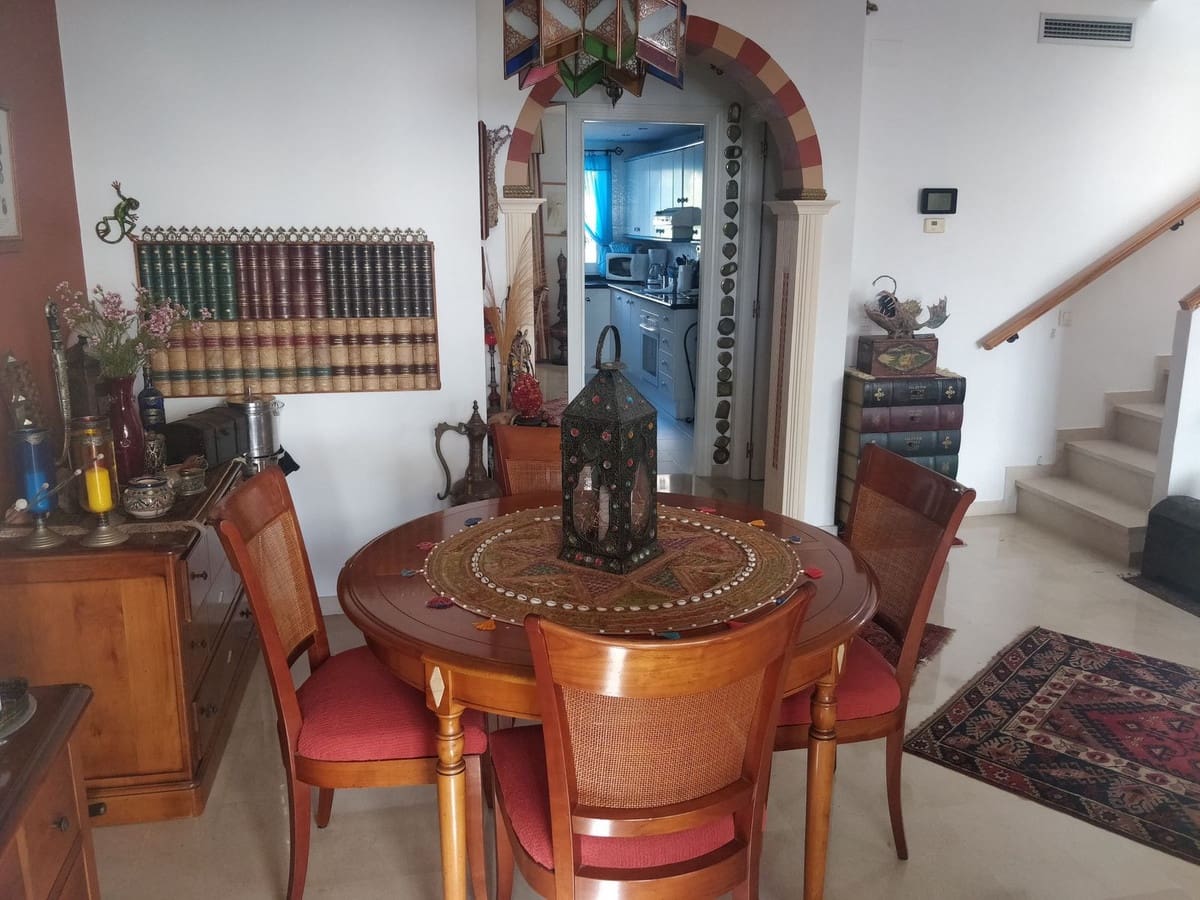 3 bedroom Apartment for sale in Bahia de Casares with pool - € 479,000 (Ref: 9488763)