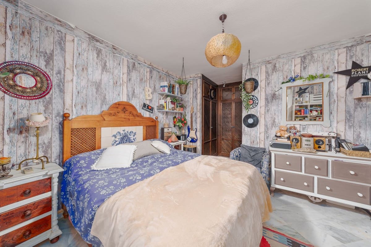 3 chambre Villa/Maison Semi-Mitoyenne à vendre à Marbella avec piscine - 790 000 € (Ref: 9491595)