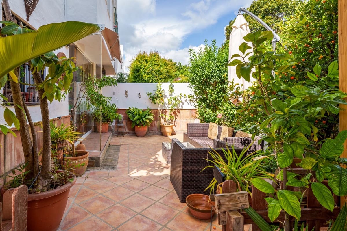 3 chambre Villa/Maison Semi-Mitoyenne à vendre à Marbella avec piscine - 790 000 € (Ref: 9491595)