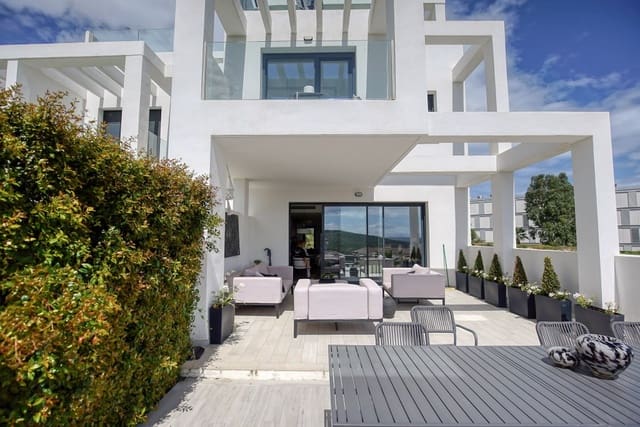 Pareado de 3 habitaciones en Manilva Pueblo, Manilva en venta con piscina - 699.000 € (Ref: 9497531)