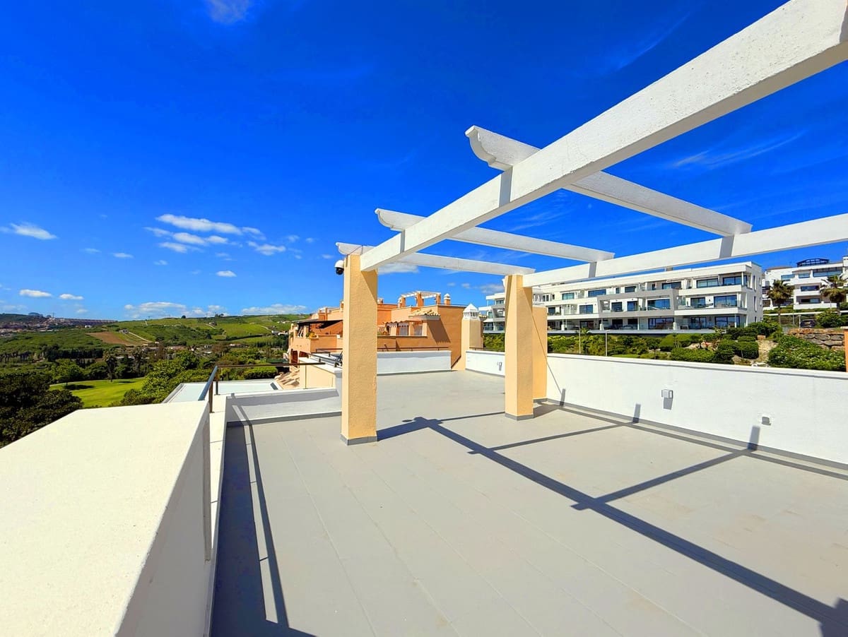 2 chambre Penthouse à vendre à Bahia de Casares avec piscine garage - 485 000 € (Ref: 9499034)