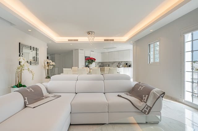 3 soveværelse Byhus til salg i La Dama de Noche - La Alzambra, Marbella - € 925.000 (Ref: 9499764)