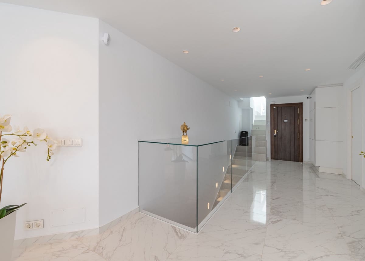 3 soveværelse Byhus til salg i Nueva Andalucia - € 925.000 (Ref: 9499764)