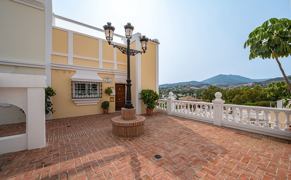 3 soveværelse Byhus til salg i Nueva Andalucia - € 925.000 (Ref: 9499764)
