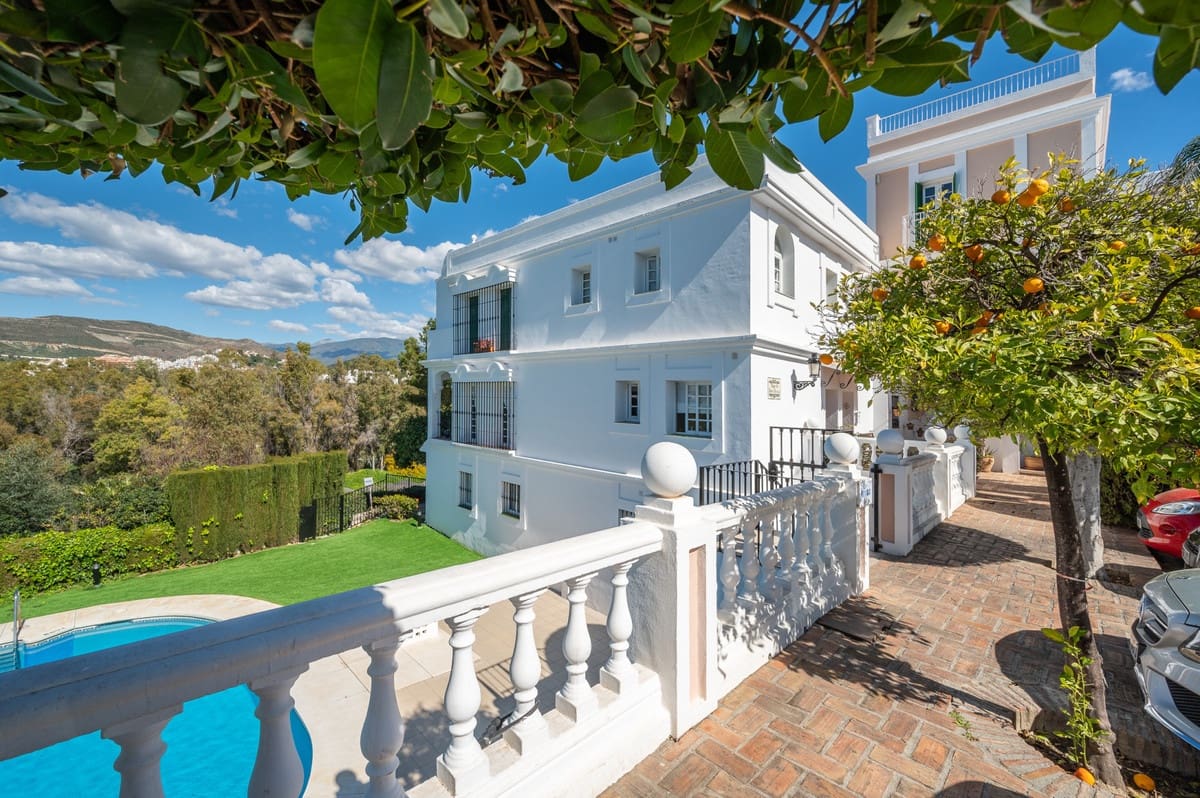 3 soveværelse Byhus til salg i Nueva Andalucia - € 925.000 (Ref: 9499764)
