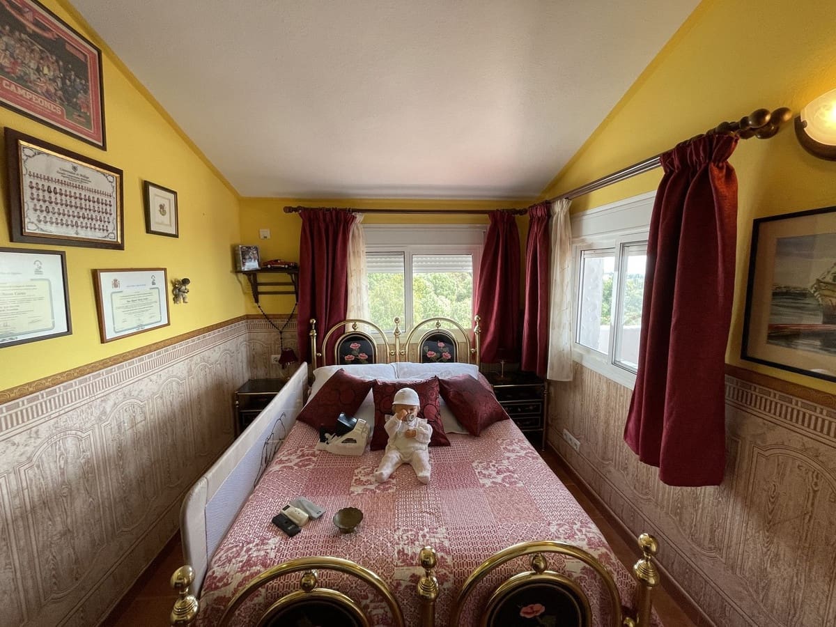 4 slaapkamer Huis te koop in Los Monteros met zwembad - € 550.000 (Ref: 9504451)