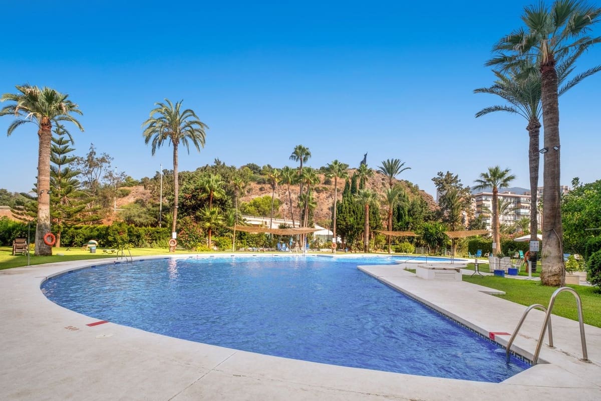 2 slaapkamer Appartement te koop in Fuengirola met zwembad - € 699.000 (Ref: 9504453)