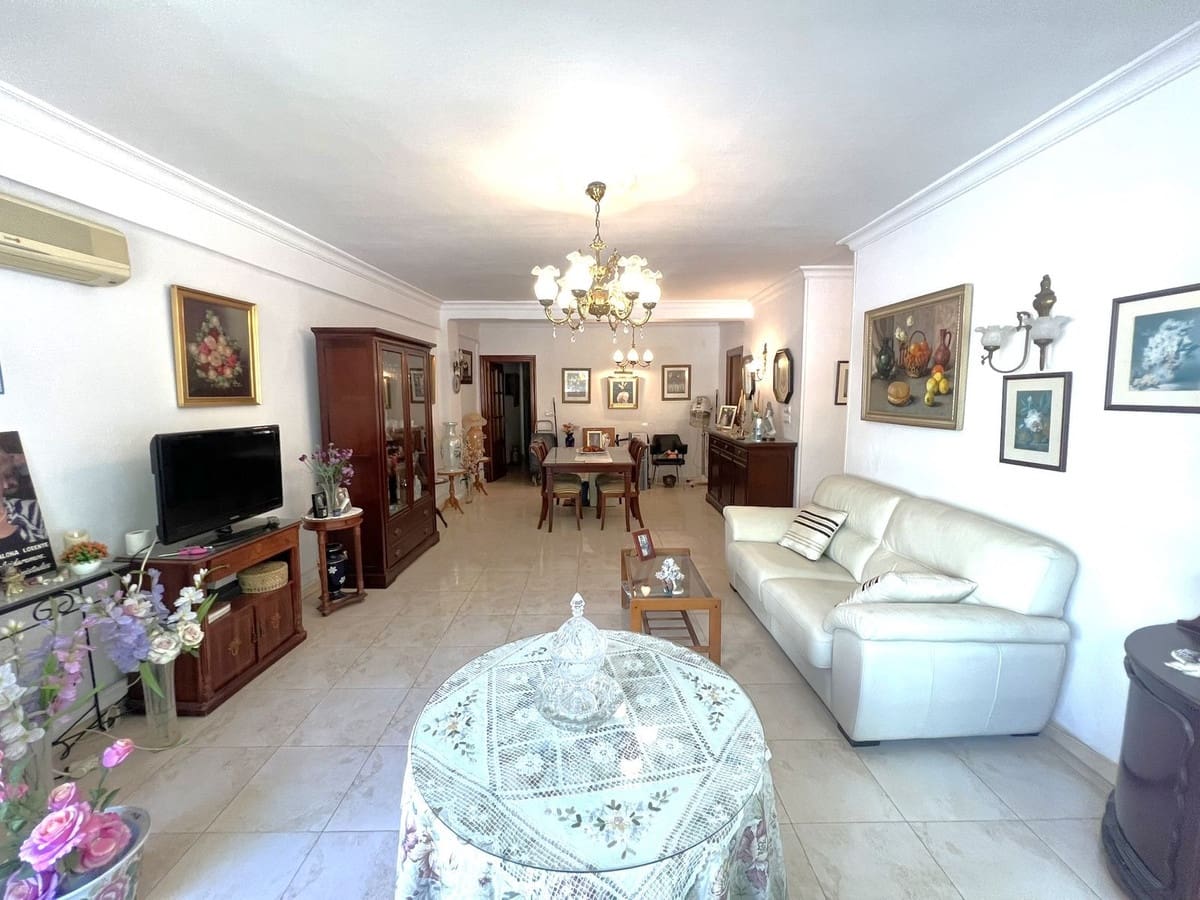 Apartamento de 2 habitaciones en Fuengirola en venta - 450.000 € (Ref: 9509112)